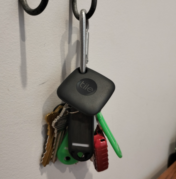 TILE MATE - Bluetooth Tracker Keys And Item Locater